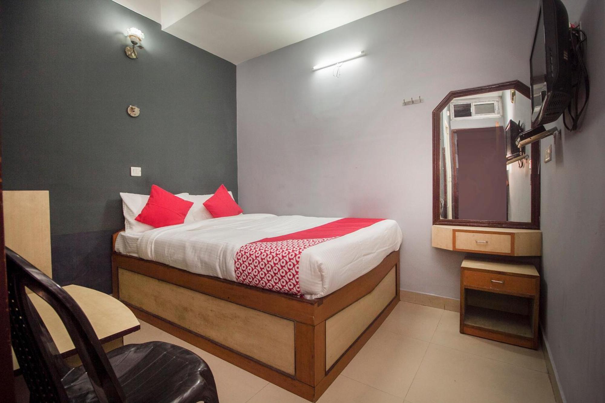 Hotel O Golden Moments Силигури Экстерьер фото
